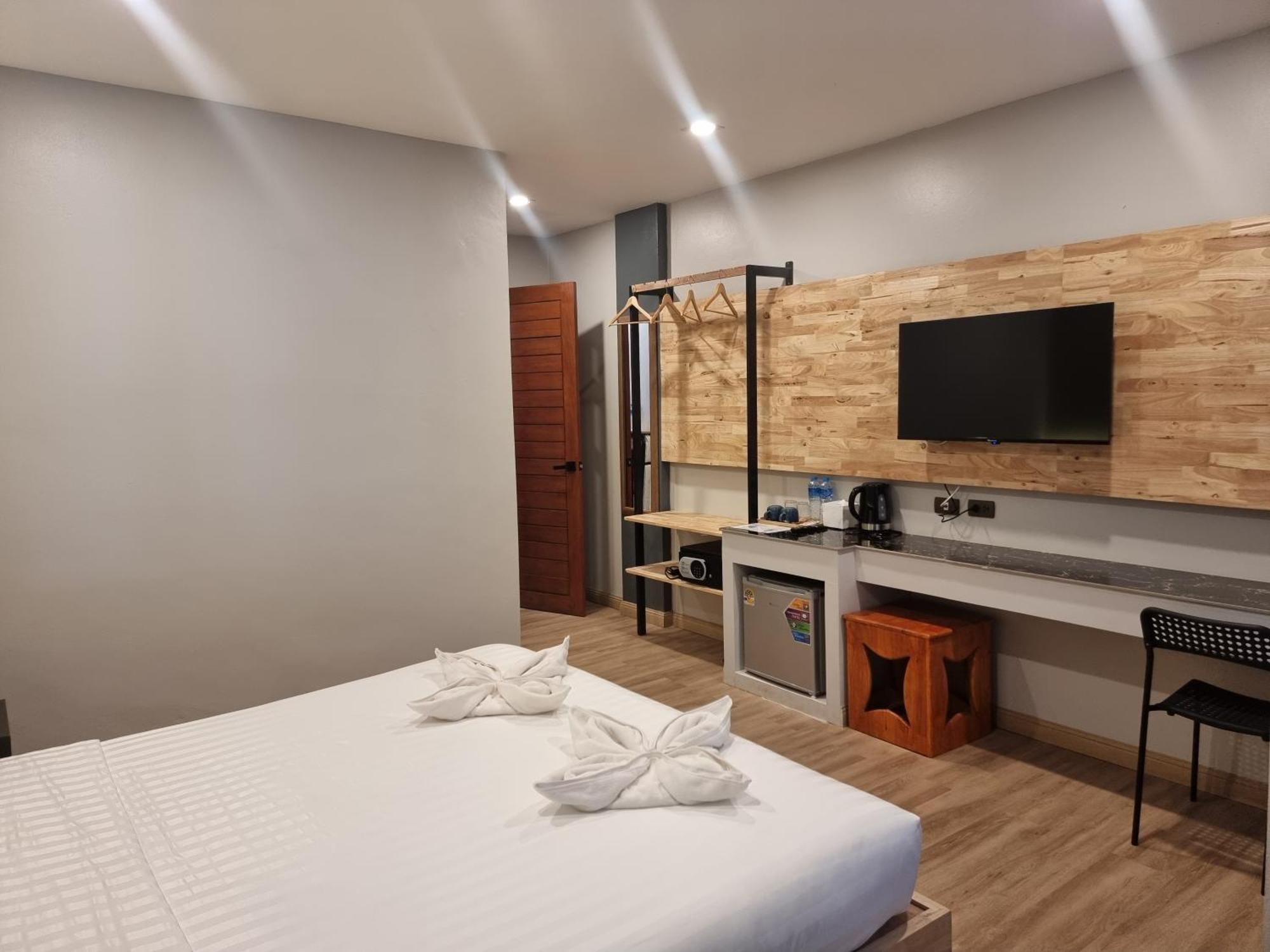 Diva Boutique Hotel Patong Luaran gambar