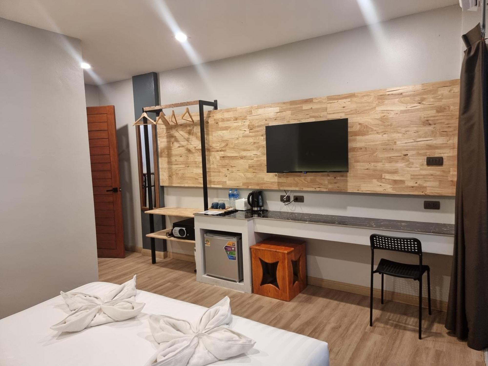Diva Boutique Hotel Patong Luaran gambar